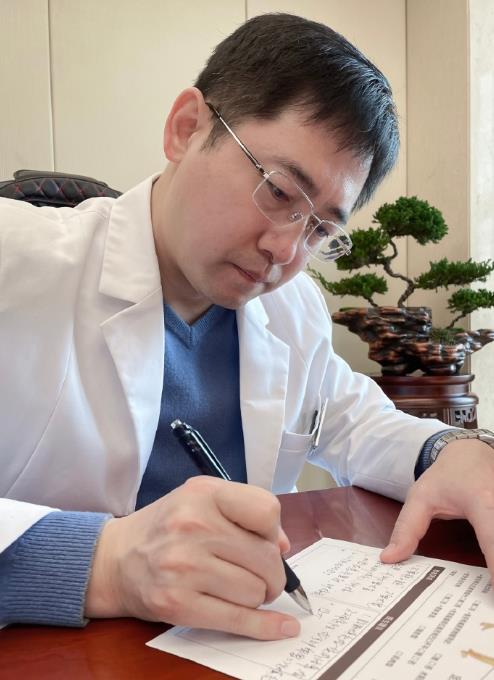 劉靖濤醫(yī)生劃重點(diǎn):為什么有人做完腰腹吸脂效果好,有人做完變化不大?