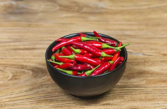 切辣椒摸到嘴上很辣怎么辦?辣椒辣手怎么去辣