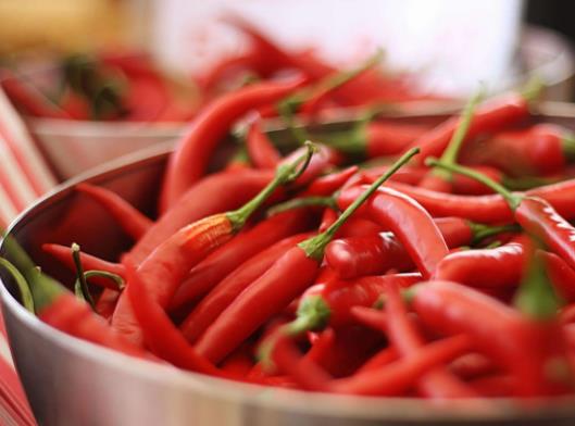 切辣椒摸到嘴上很辣怎么辦?辣椒辣手怎么去辣