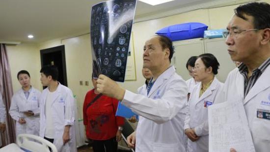 昆明軍海腦科醫院案例:原來9歲女孩不斷揪自己頭發是因為得了強迫癥