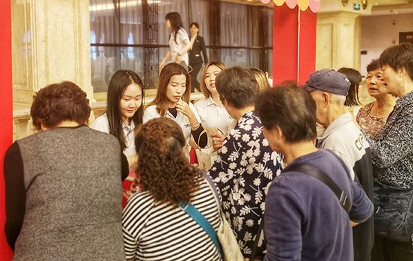 柏德口腔千人團購節,現場愛牙福袋搶不停!更有五折旅游項目!