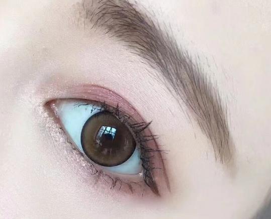美瞳掉色染在眼球上會有什么影響嗎?美瞳護理液多久換一次
