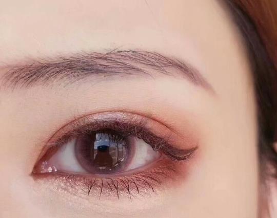美瞳掉色染在眼球上會有什么影響嗎?美瞳護理液多久換一次