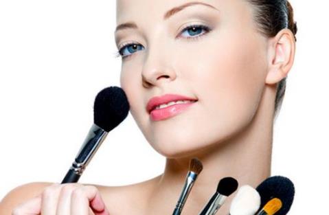 怎么打造服帖底妝 怎么才能讓妝容更加持久