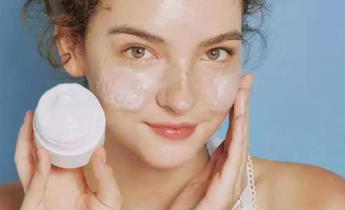 怎么打造服帖底妝 怎么才能讓妝容更加持久