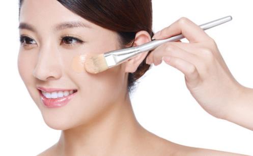 怎么打造服帖底妝 怎么才能讓妝容更加持久