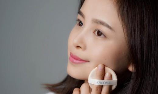 怎么打造服帖底妝 怎么才能讓妝容更加持久