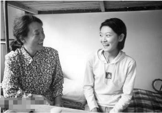 中國美女小神童何碧玉 14歲高考900分 當(dāng)高考狀元上清華