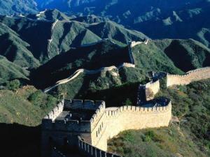 世界上最長(zhǎng)的城墻是什么？中國(guó)萬(wàn)里長(zhǎng)城有多長(zhǎng)