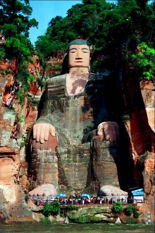世界上最大的石刻佛像 樂山大佛高71米 國家5A級旅游景區