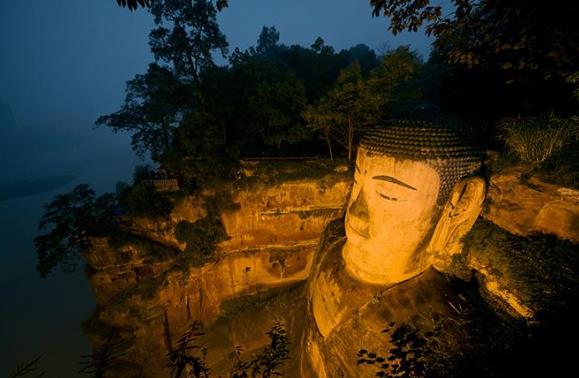 世界上最大的石刻佛像 樂山大佛高71米 國家5A級旅游景區