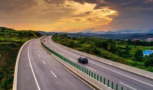 世界上第一條高速公路 希特勒領導建立了第一條高速路