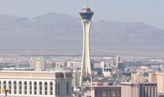 世界上最危險的游樂設施 死亡秋千建在高達400米的懸崖邊