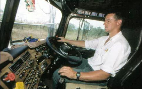 世界上最長(zhǎng)的卡車 MILLAU卡車長(zhǎng)800米比火車長(zhǎng)