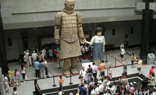 現存世界最大的木偶 山東出土身高193匣米木偶
