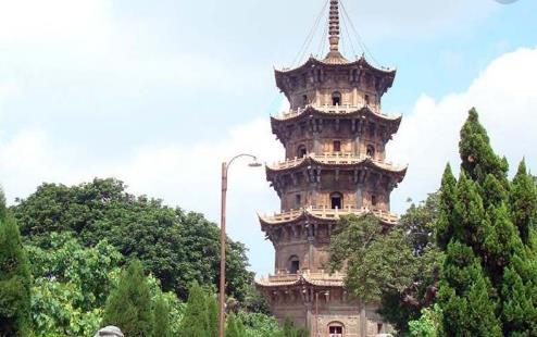 世界最大的仿木結構石塔 開元寺占地面積78000平方米