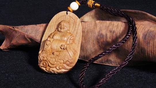 世界最大的檀香木佛像 萬佛閣彌勒佛立像地面上為18米 地下還埋入8米