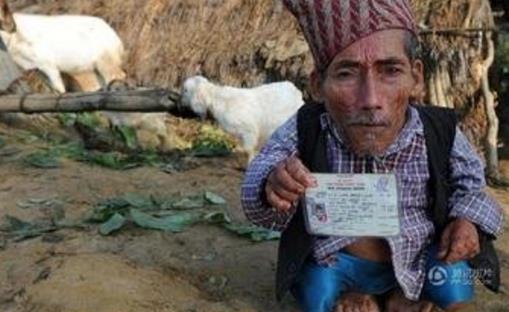 世界最矮的人 錢德拉·巴哈杜爾·唐吉身高僅0.546米