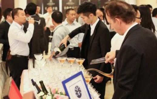 世界上最貴的雞尾酒 卡拉布雷斯調酒5.5萬元人民幣一杯