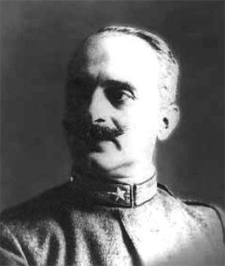 最先提出空軍作戰理論的人 由朱里奧·杜黑在1909提出