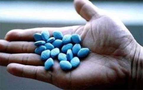 同時吃下壯陽藥最多的人 水泥工人丹尼爾一小時吞35顆威而鋼