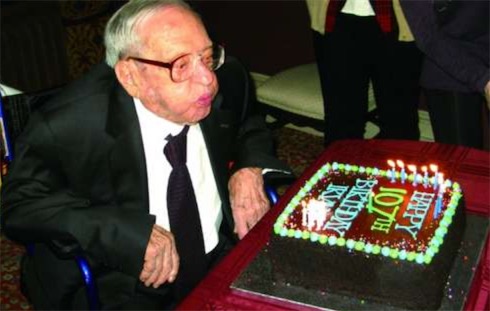 世界上年紀最大的股票經紀人 歐文卡恩2011年時已106歲