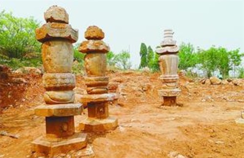 中國現存最大的墓塔林 少林寺塔林占地約21000多平方米