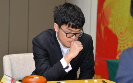百靈杯柯潔2-0戰(zhàn)勝韓國第一人申真谞 成為圍棋史上最年輕“七冠王”