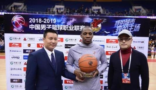 CBA聯賽首位外援萬分先生 遼寧隊外援哈德森僅用9個賽季完成此記錄