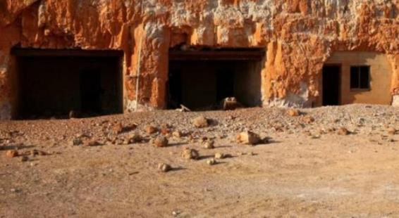 地球上唯一地下小鎮 地面溫度達50℃ 白天挖寶石晚上享受生活