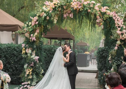 同學(xué)結(jié)婚不想去怎么拒絕?關(guān)系一般的大學(xué)室友結(jié)婚應(yīng)不應(yīng)該去?