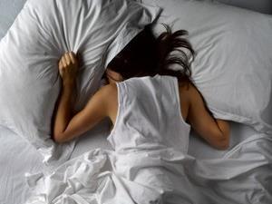 我們?yōu)槭裁磹凵贤硭?？如何改掉晚睡強迫癥