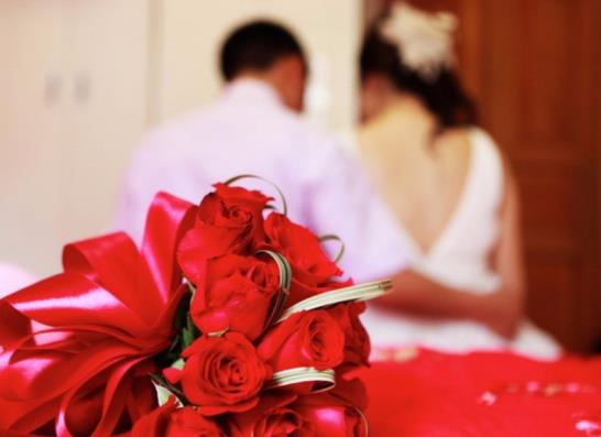 結婚為什么不能半路下車?為什么結婚被綁在電線桿上?