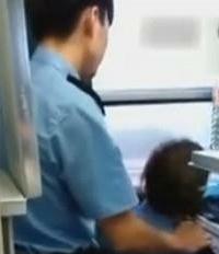 列車員激吻組圖:溫州開往沈陽的K347次列車列車員激吻遭偷拍