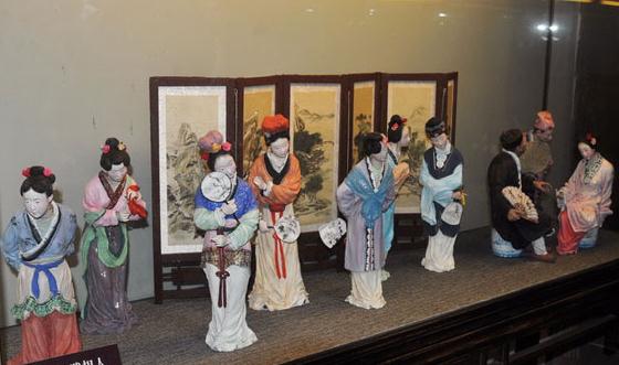 吳神仙貴賤相人,臺兒莊古城景區建武松殺嫂祭兄雕塑,潘金蓮胸部竟全裸惹爭議