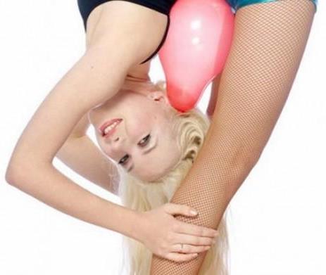德國(guó)女子根瑟以在12秒內(nèi)扭腰夾爆3個(gè)汽球創(chuàng)下紀(jì)錄。