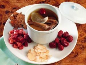 哺乳期可以吃動(dòng)物血嗎？哺乳期動(dòng)物血食譜