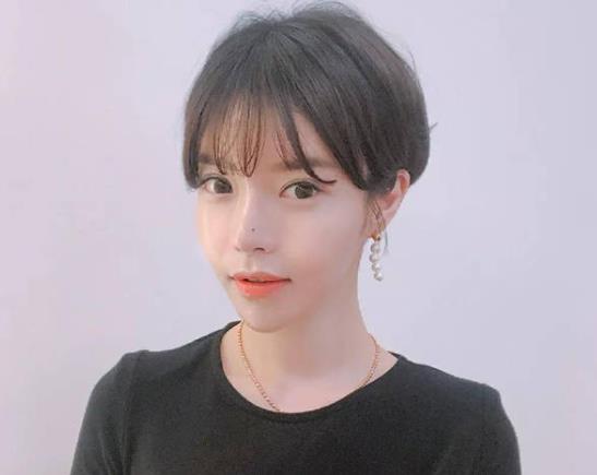 燙劉海和燙頭發一樣的價錢嗎?發質矯正適合自然卷嗎?