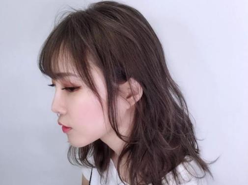 為什么理發店洗發水都一個味?理發店的洗發水為什么洗了幾天都不油