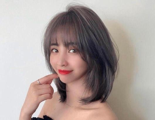 鎖骨卷是半燙還是全燙?鎖骨發怎么扎好看