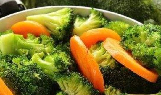 男性喜歡熬夜看世界杯身體危害多 推薦5種預防熬夜帶來身體危害