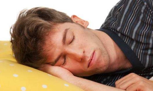 男性喜歡熬夜看世界杯身體危害多 推薦5種預防熬夜帶來身體危害