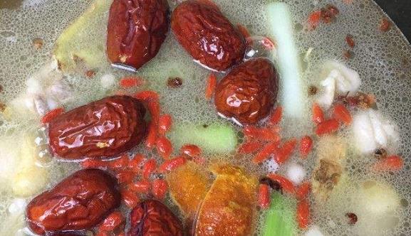 男人肥胖帶來諸多危害可導致出現不育 推薦4種男人不育的食補方