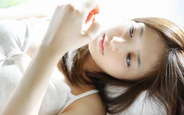 中醫有什么方法治狐臭,男生有狐臭怎么去除