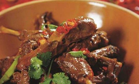 龍眼干是一種養(yǎng)血補(bǔ)氣的食物 龍眼干讓女人補(bǔ)氣益血