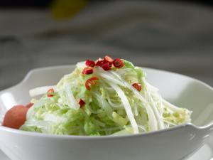 白菜燉粉條怎么做好吃？白菜燉粉條的做法