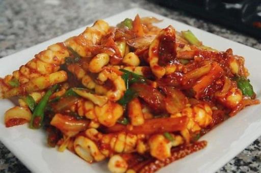 新鮮魷魚怎么切花刀?新鮮魷魚怎么炒好吃?