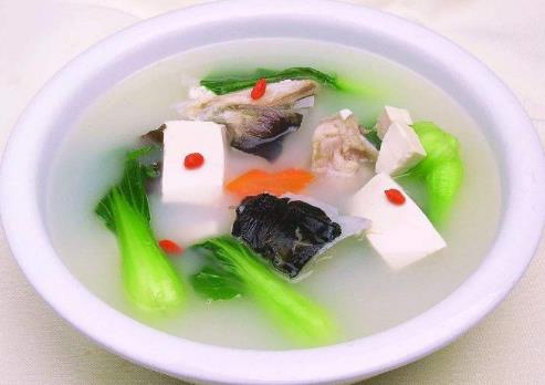 喝魚頭豆腐湯會胖嗎?做魚頭豆腐湯魚要腌制嗎?