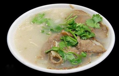 做羊肉湯怎么去除腥味?羊肉湯有哪些營養價值