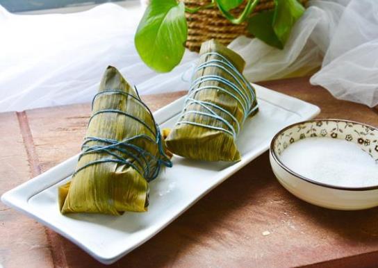 粽子熟了會(huì)浮起來嗎?煮粽子鍋底要放粽葉嗎?